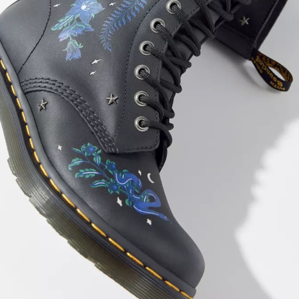 Dr Marten 1490 Mystic Garden Boot started floral lace up shoes rare new in box - Picture 3 of 7